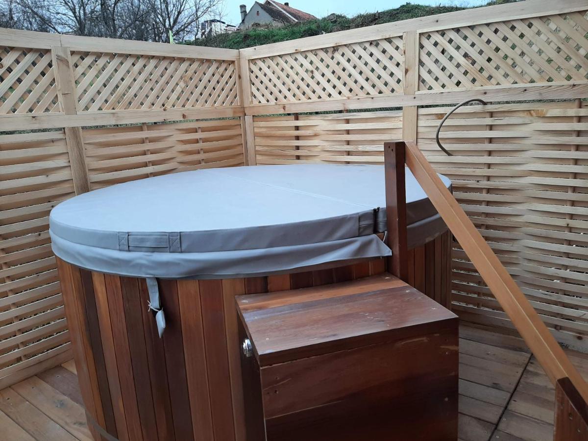 Apartmani Zuti Leptir Rednek Kültér fotó