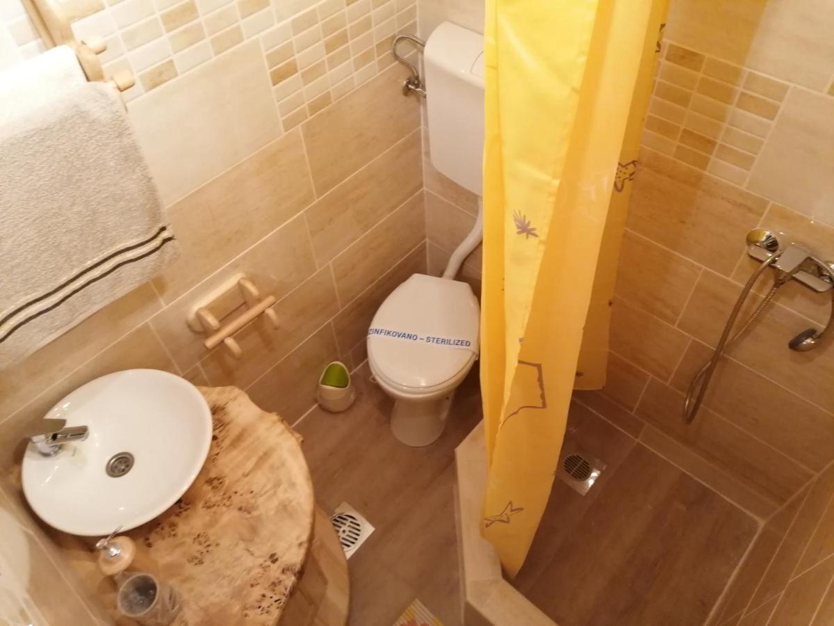 Apartmani Zuti Leptir Rednek Kültér fotó
