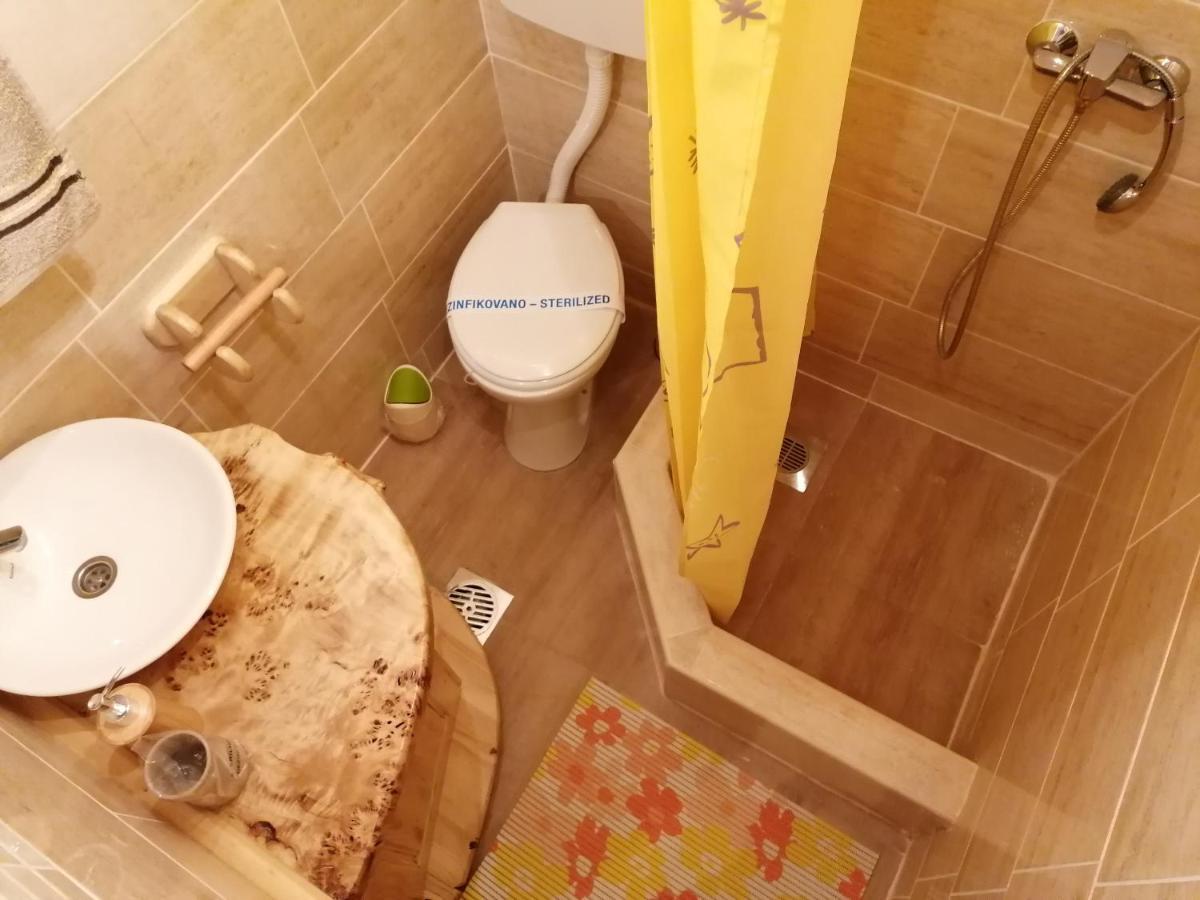 Apartmani Zuti Leptir Rednek Kültér fotó